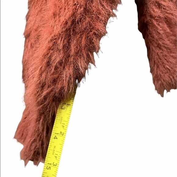 NWOT London Kaye Fluffy Sweater - Picture 6 of 8